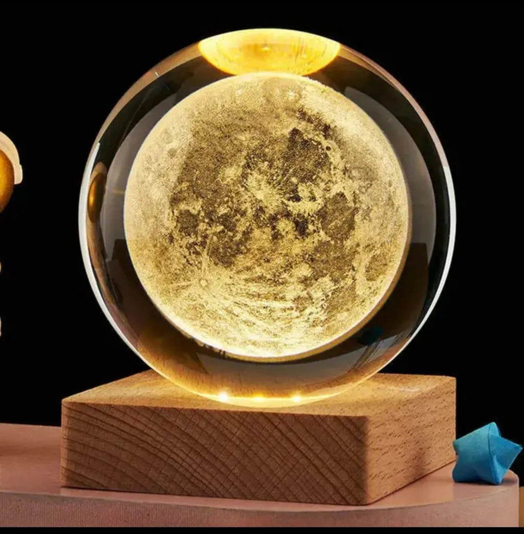 LEVITATING PLANET LAMP